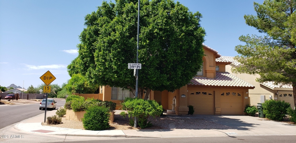 16402 N 39th Place - Photo 1