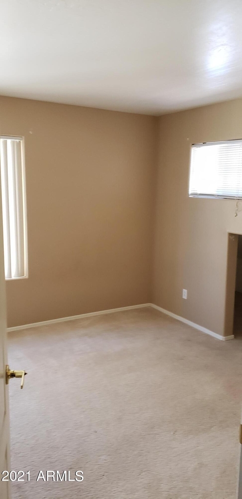 16402 N 39th Place - Photo 19