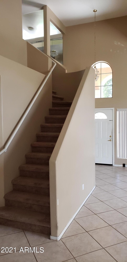 16402 N 39th Place - Photo 2