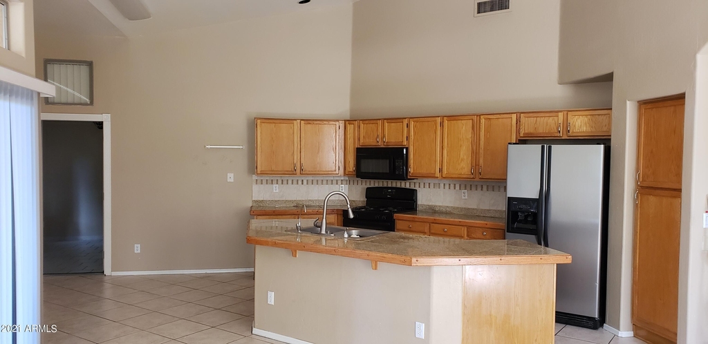 16402 N 39th Place - Photo 4