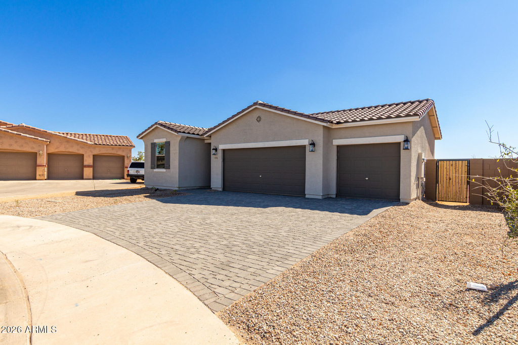 1275 E Jahns Drive - Photo 1