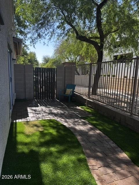 1731 E Elgin Street - Photo 36