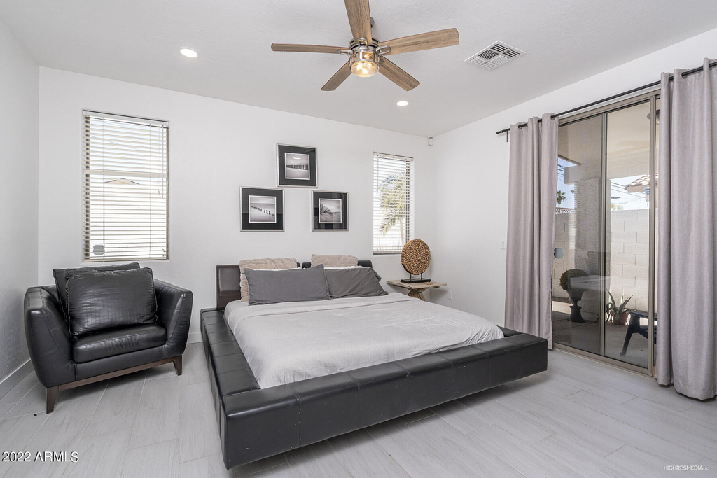 1036 E Susan Lane - Photo 5