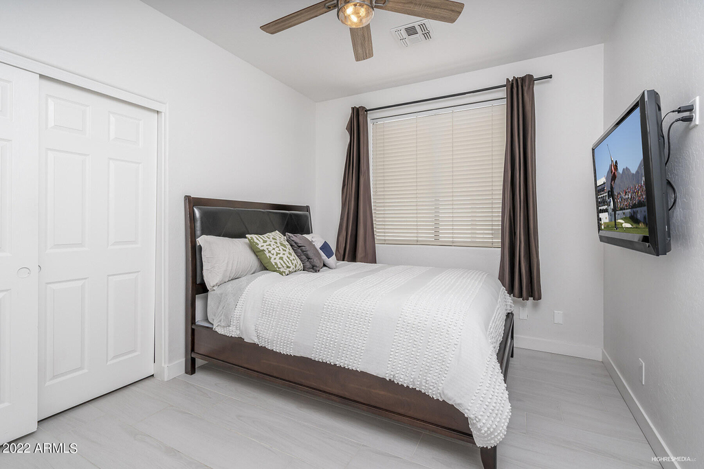 1036 E Susan Lane - Photo 15