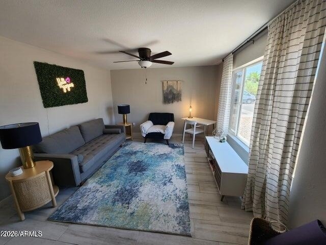 630 E Julie Drive - Photo 3