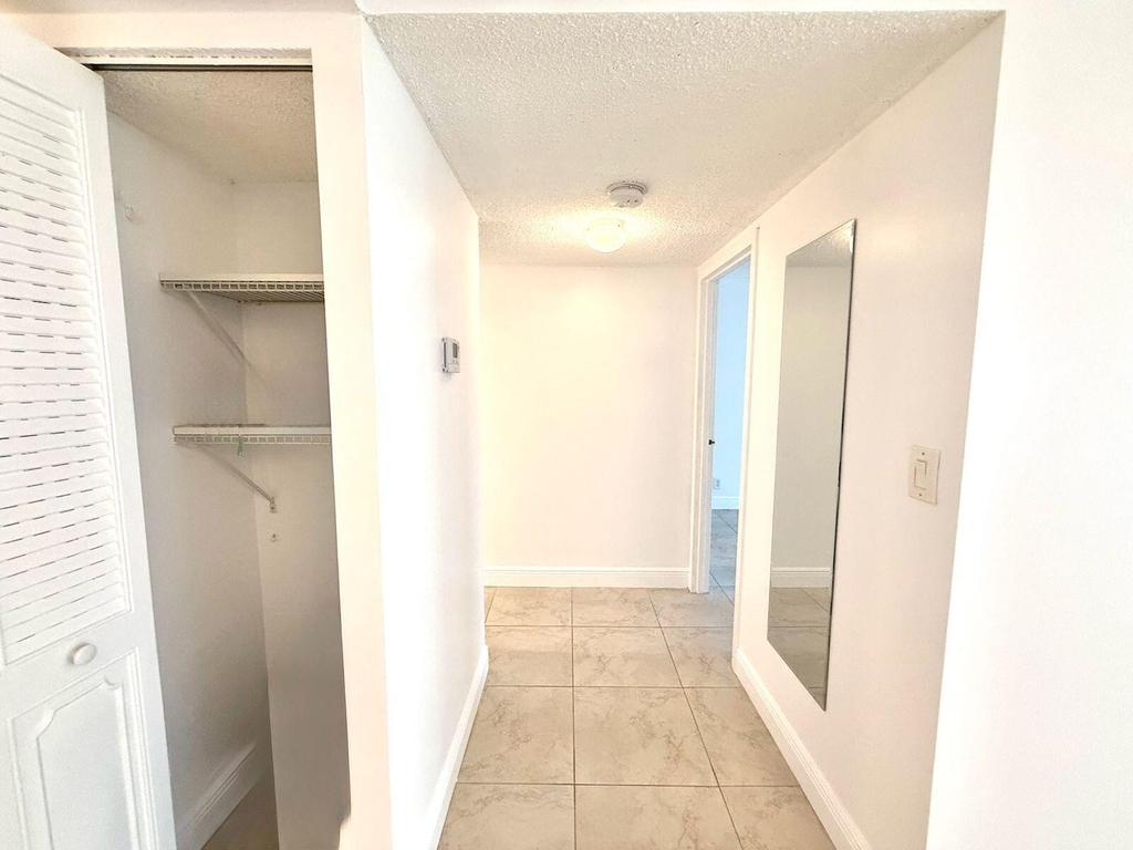 1000 Parkview Drive - Photo 13