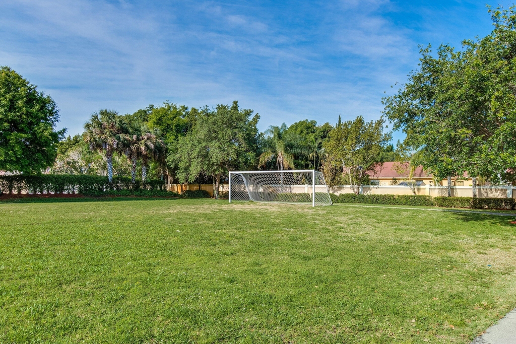 5477 Queenship Court - Photo 38
