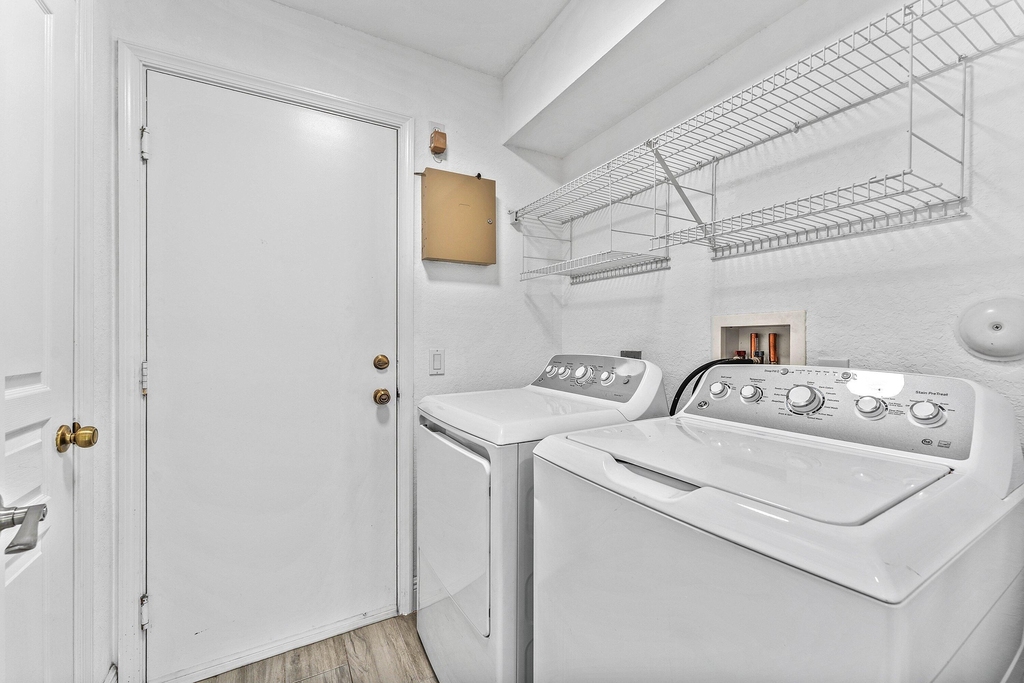 5477 Queenship Court - Photo 25