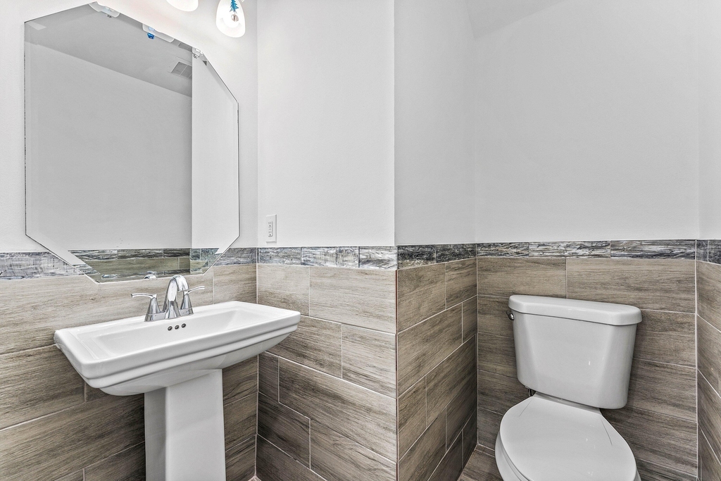 5477 Queenship Court - Photo 17