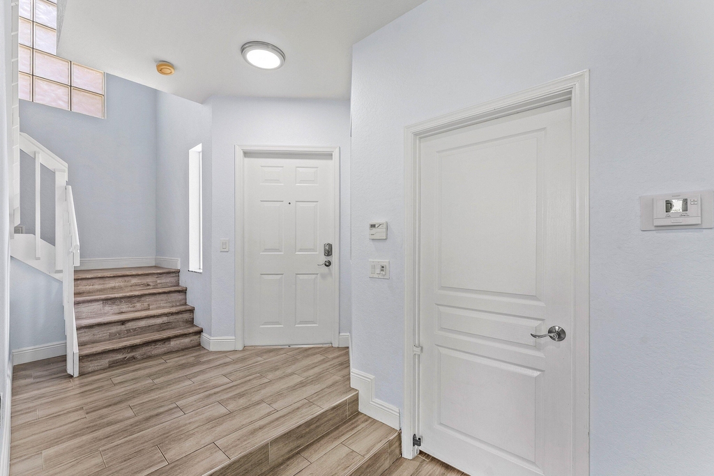5477 Queenship Court - Photo 5