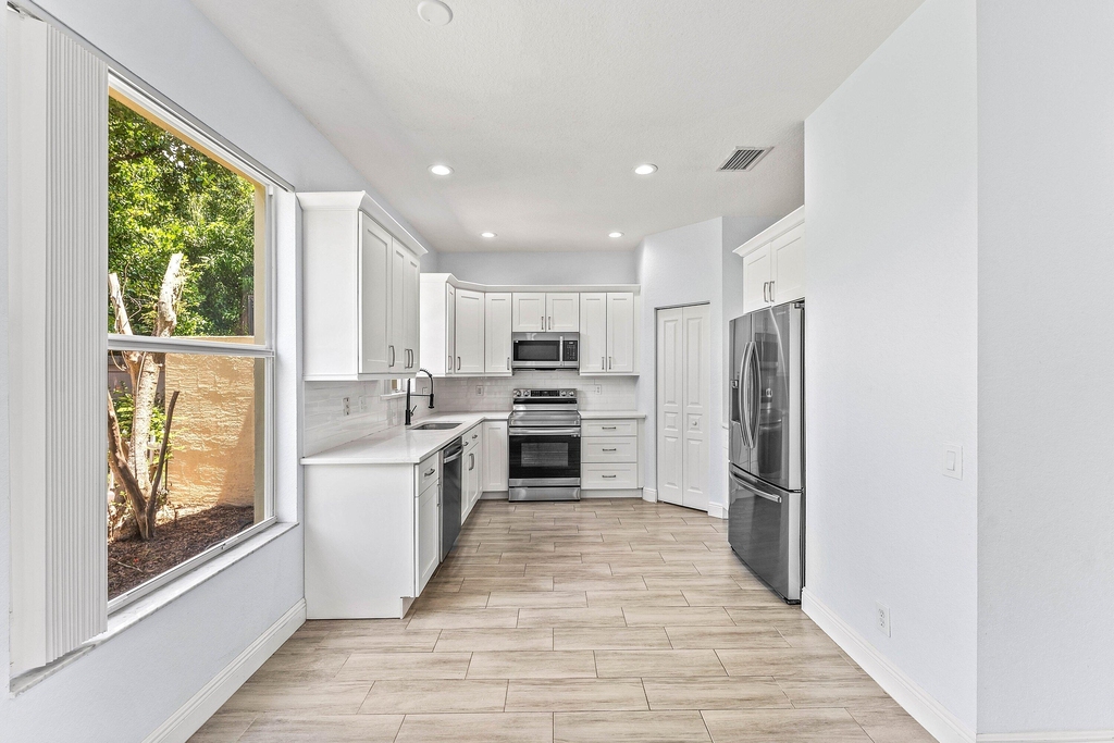 5477 Queenship Court - Photo 8