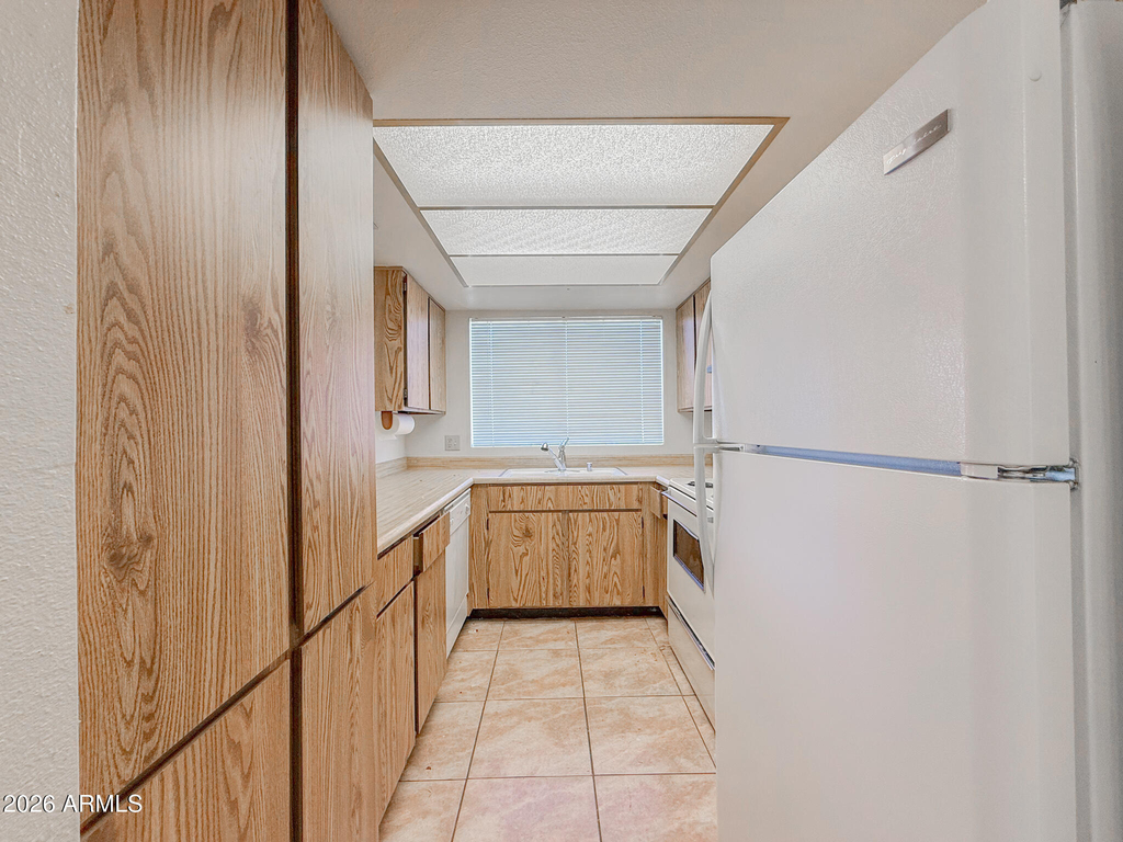 812 W Duke Drive - Photo 7