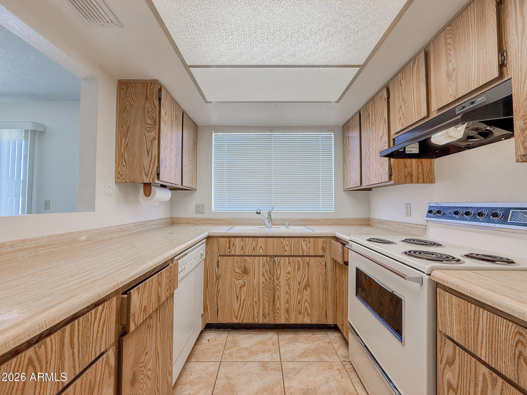 812 W Duke Drive - Photo 8