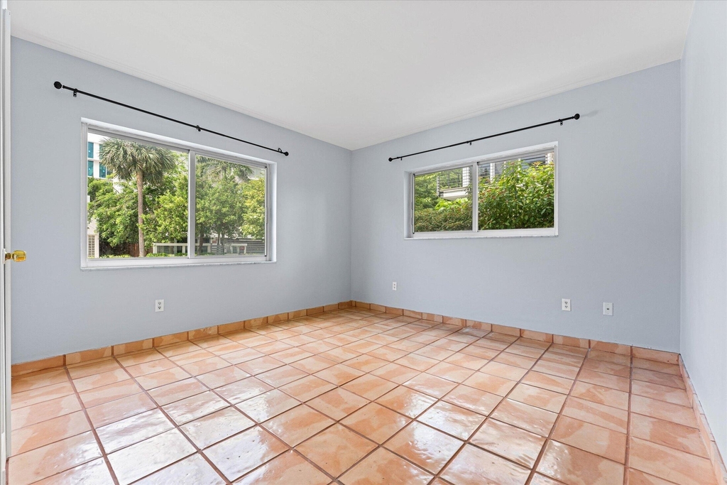 1145 101 St - Photo 17