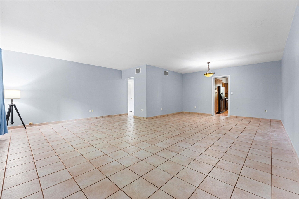 1145 101 St - Photo 2