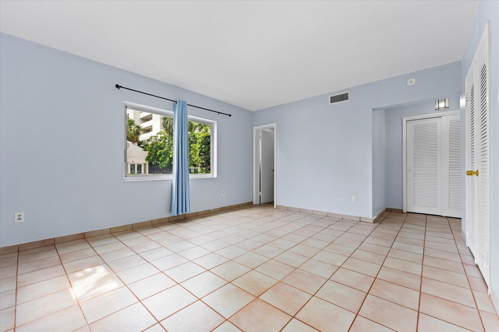 1145 101 St - Photo 12