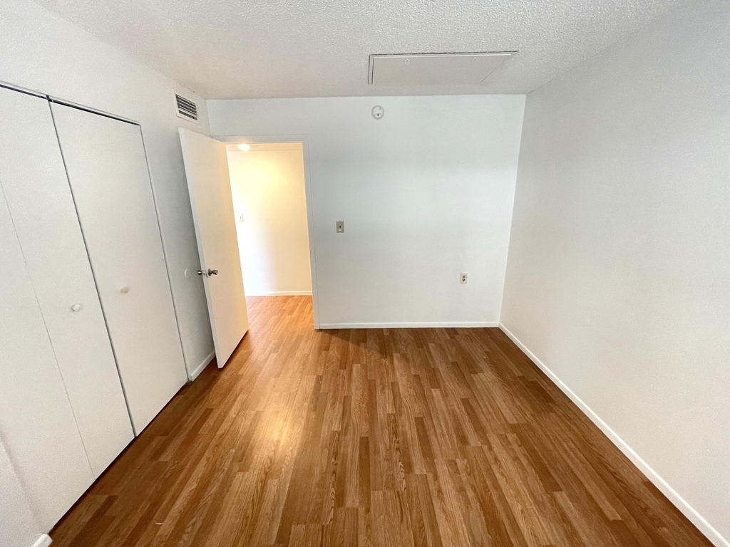 1068 N Benoist Farms Road - Photo 6