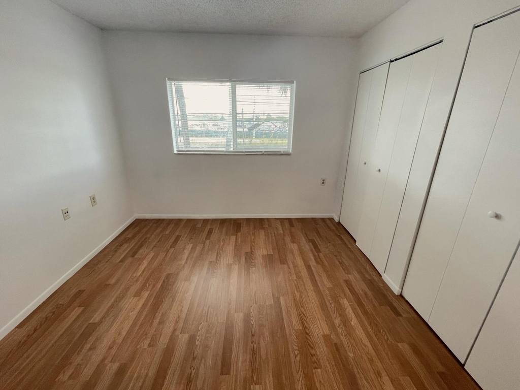 1068 N Benoist Farms Road - Photo 5