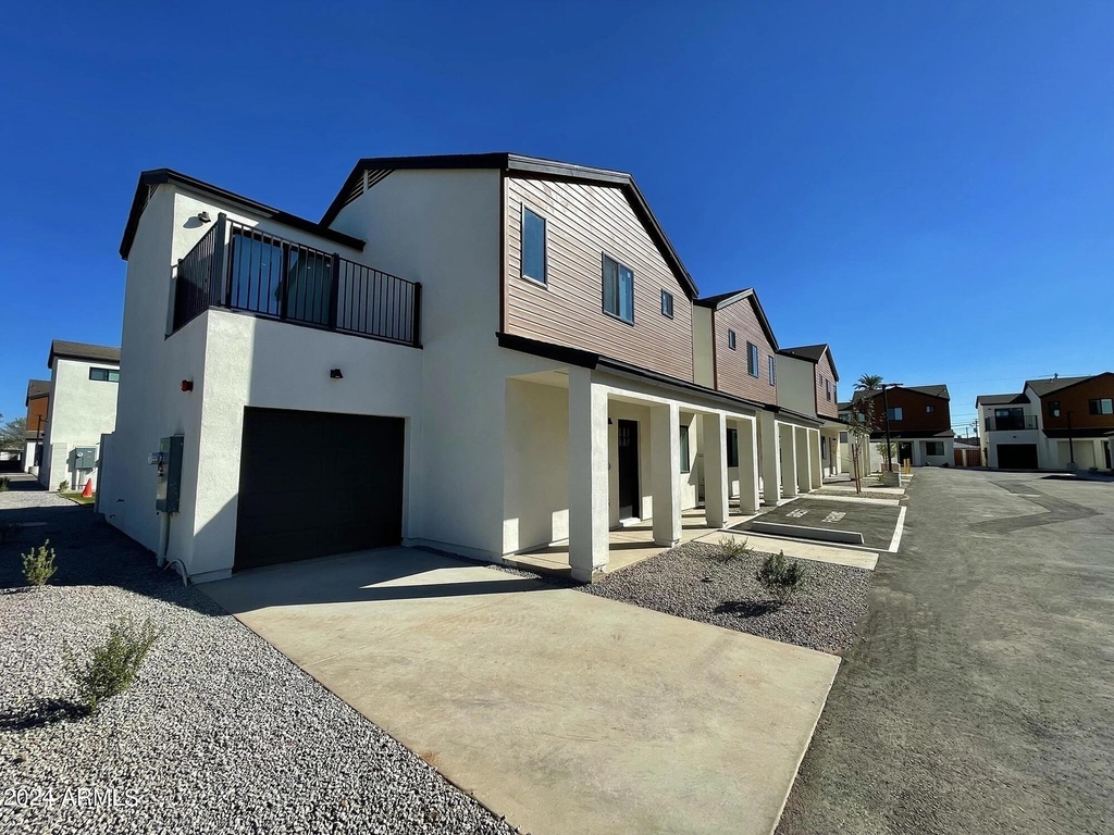 815 E Roma Avenue - Photo 20