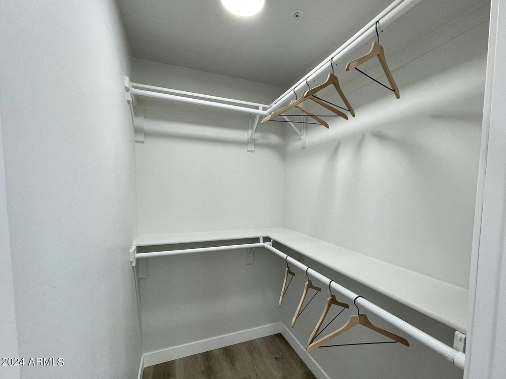815 E Roma Avenue - Photo 16