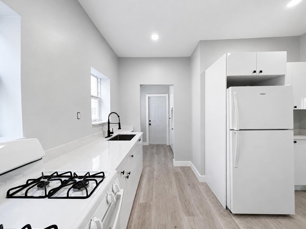 1905 Monroe Street - Photo 7