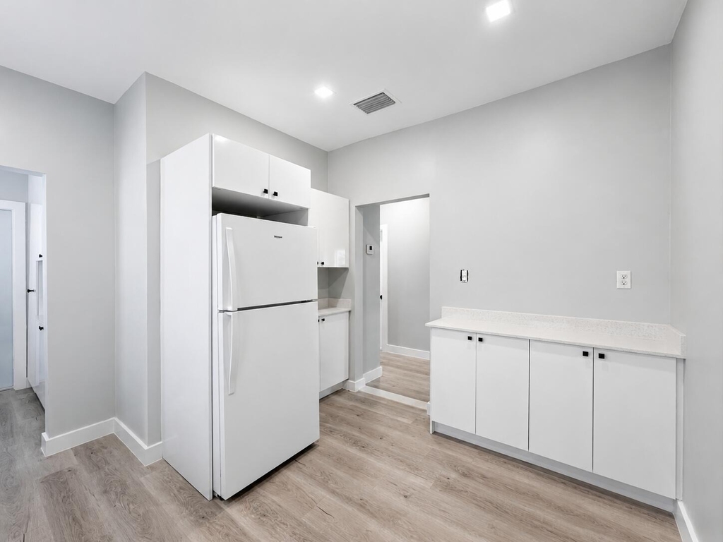 1905 Monroe Street - Photo 11