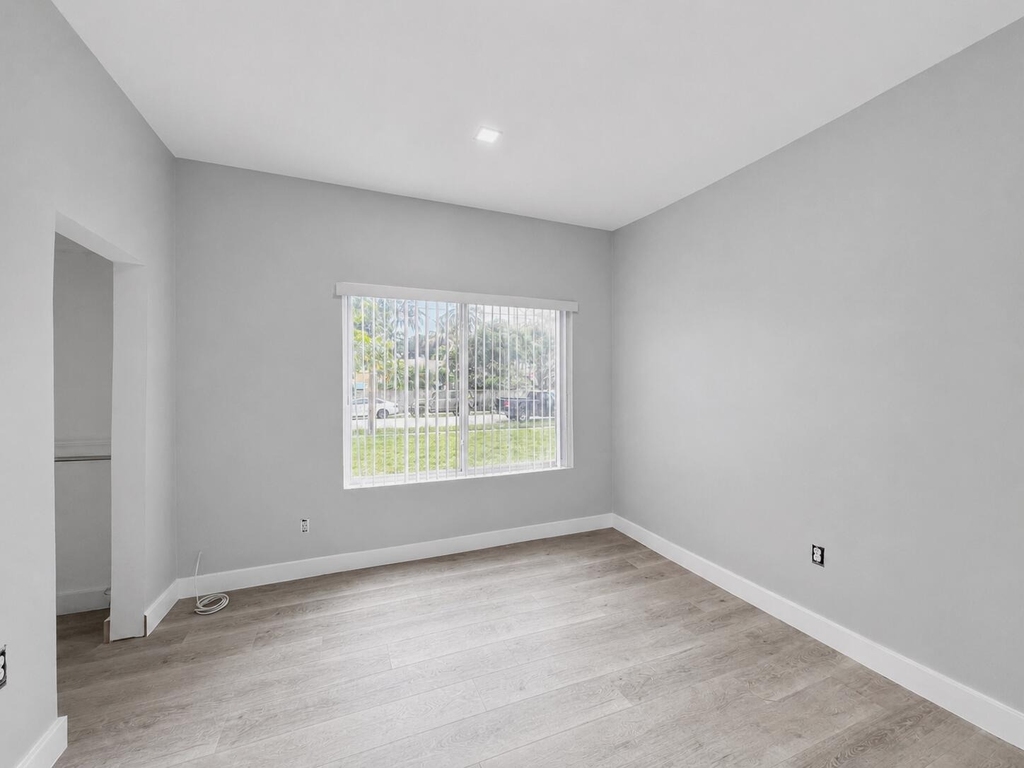 1905 Monroe Street - Photo 20