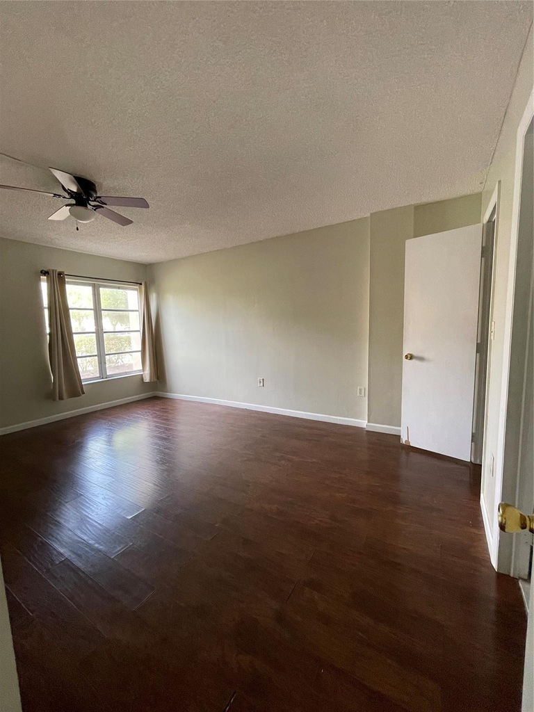 4158 Inverrary Drive - Photo 18