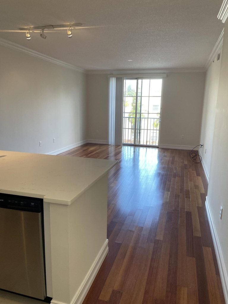 780 S Sapodilla Avenue - Photo 4