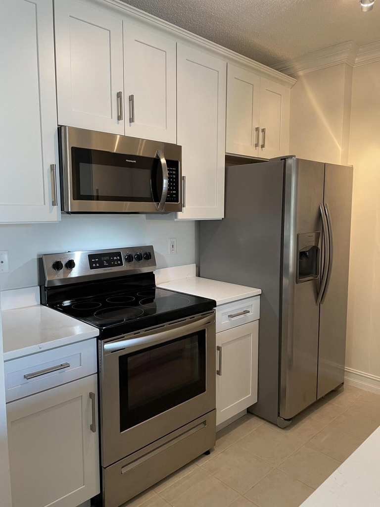 780 S Sapodilla Avenue - Photo 2