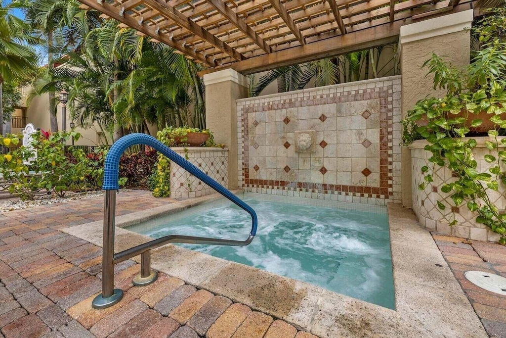780 S Sapodilla Avenue - Photo 18