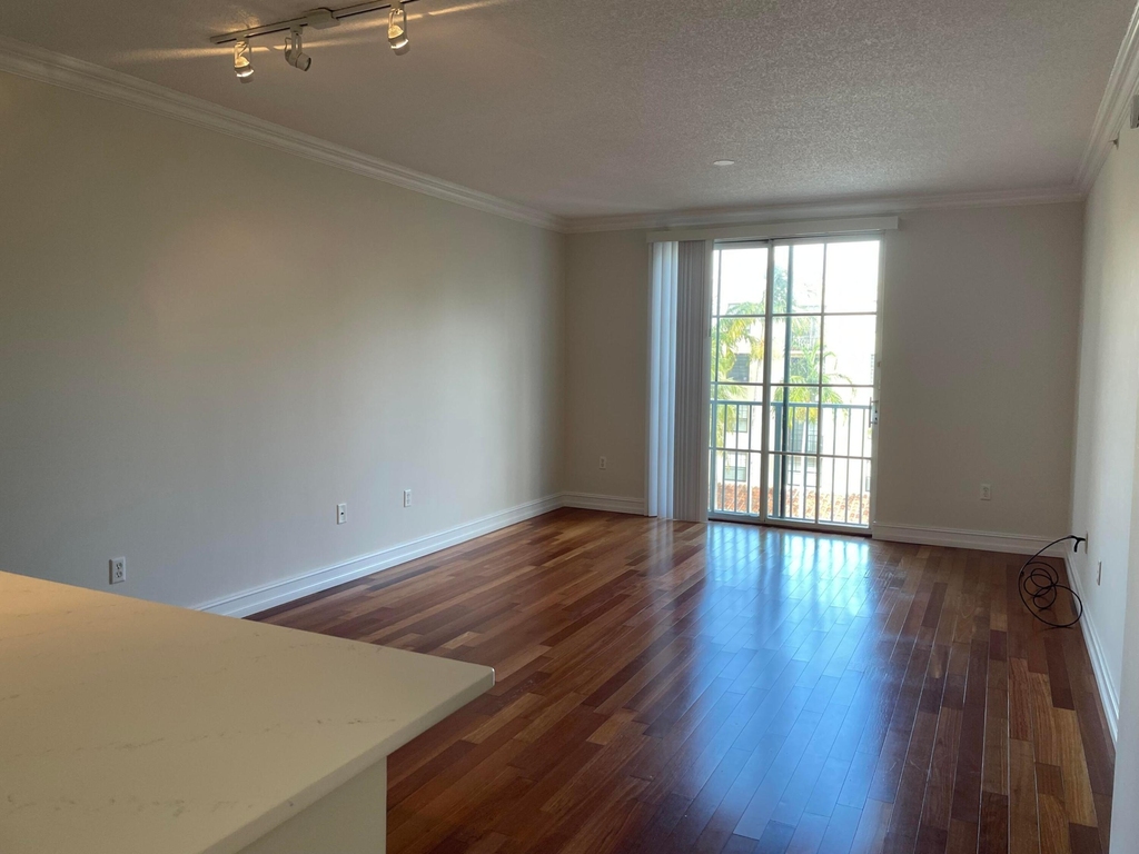 780 S Sapodilla Avenue - Photo 5
