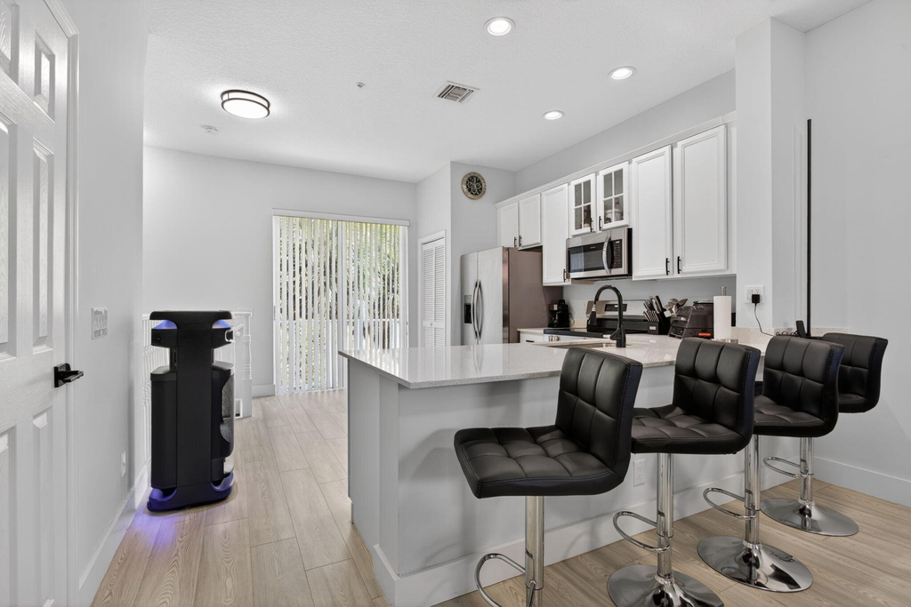 2457 Ne 14th Street - Photo 0