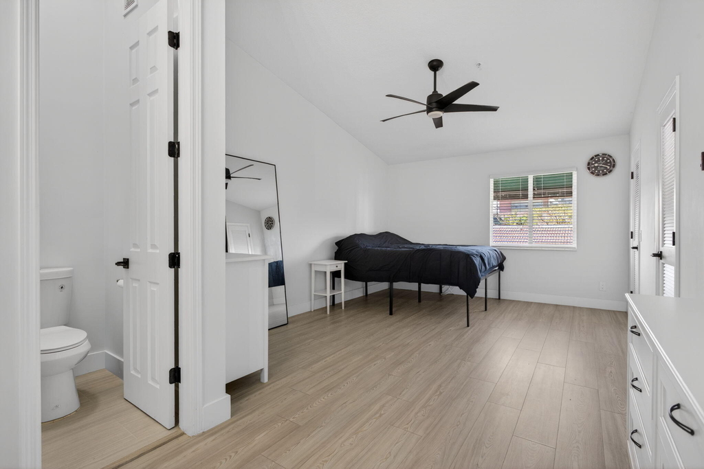 2457 Ne 14th Street - Photo 18