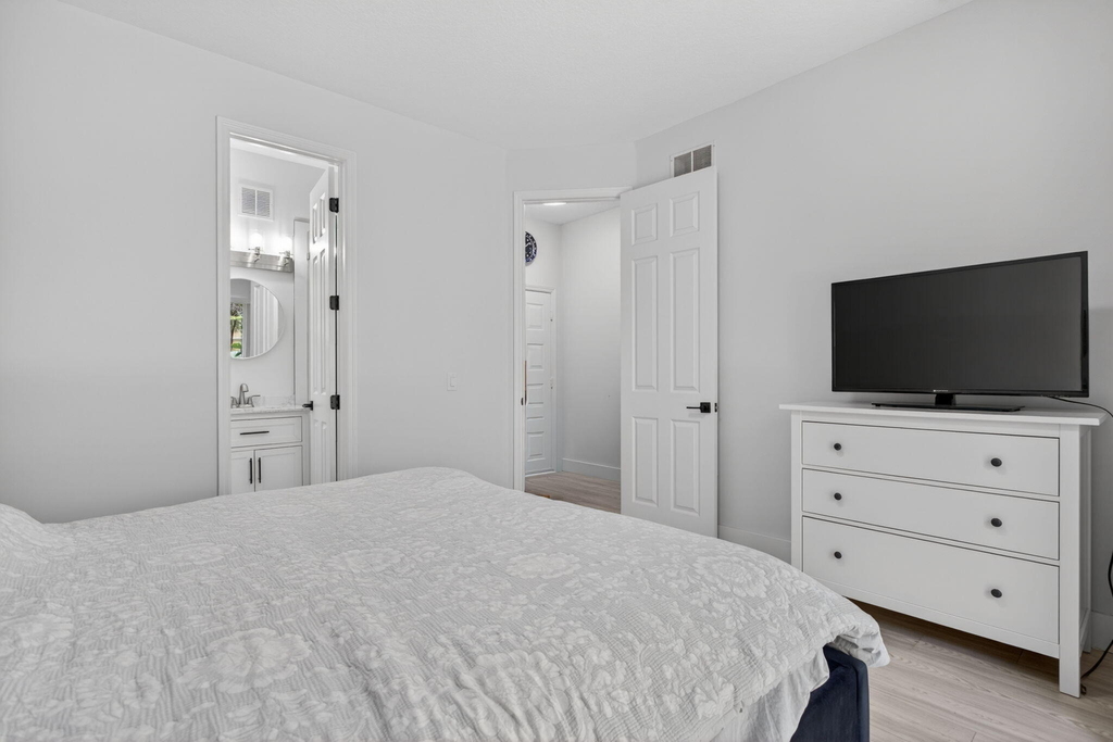 2457 Ne 14th Street - Photo 11