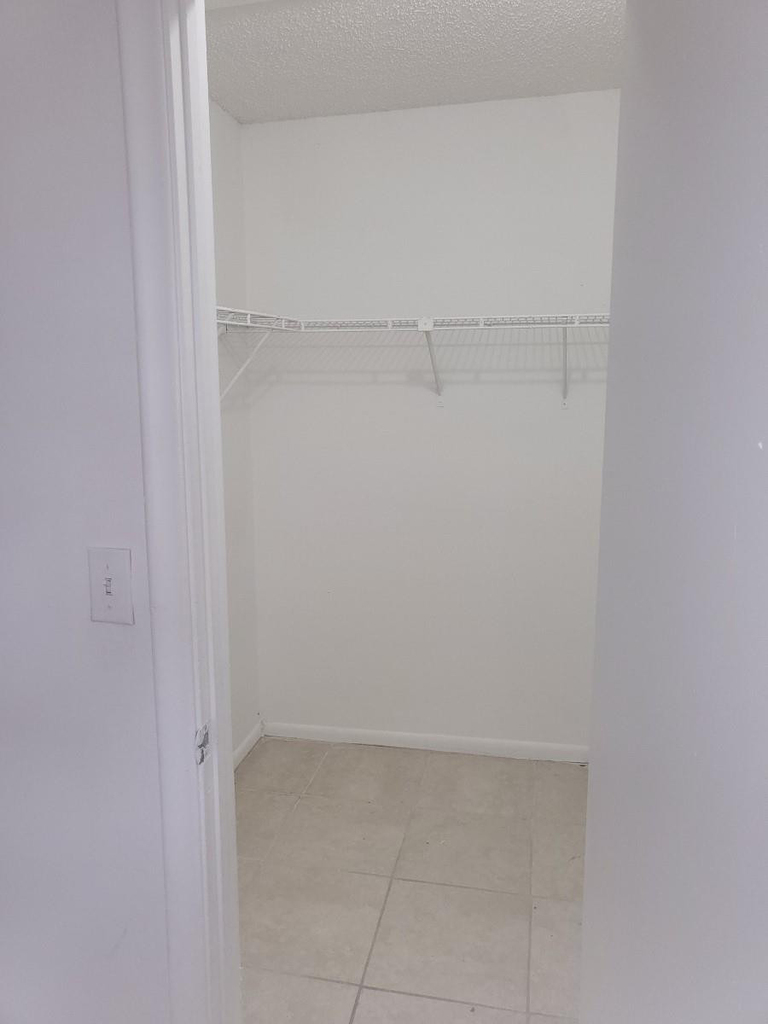 2442 Nw 52nd Avenue - Photo 11