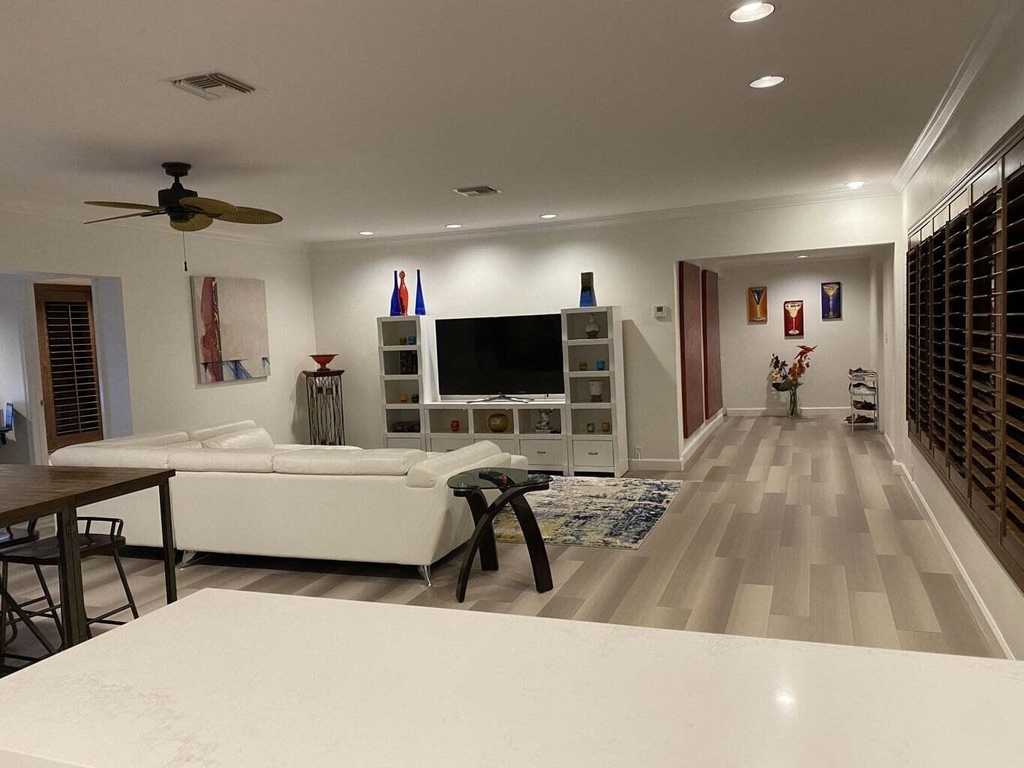 325 Sunset Drive - Photo 3