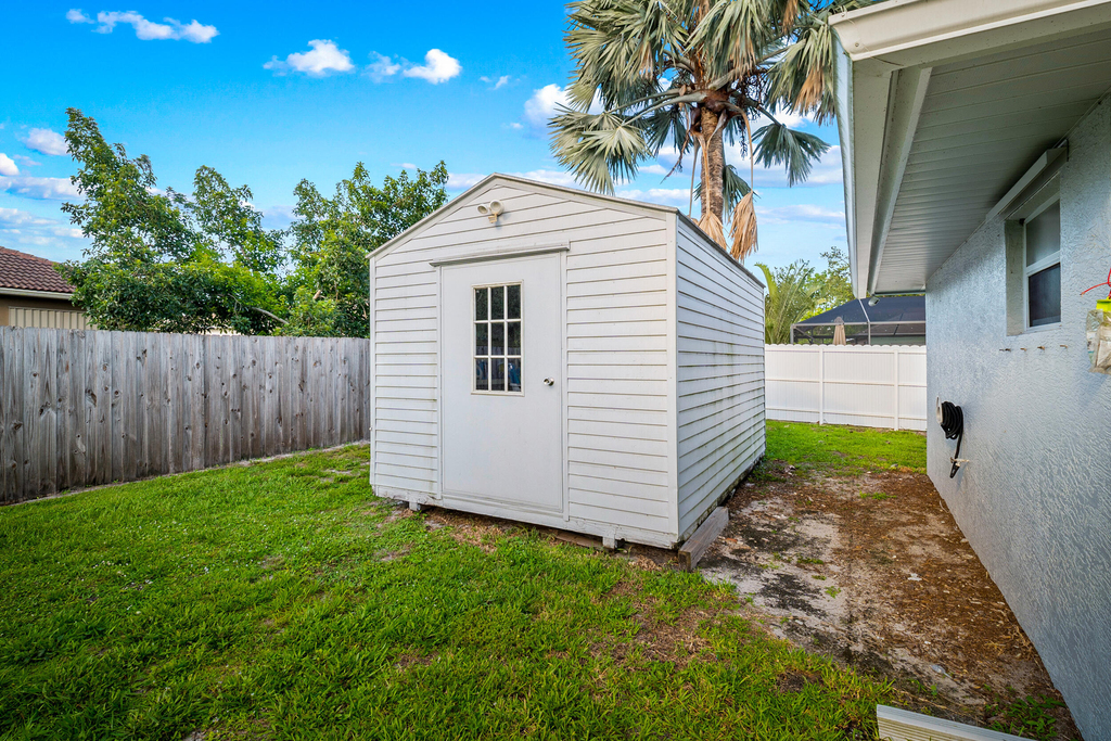5918 Nw Hann Drive - Photo 10