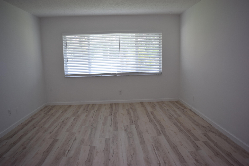 151 Se 6th Avenue - Photo 4