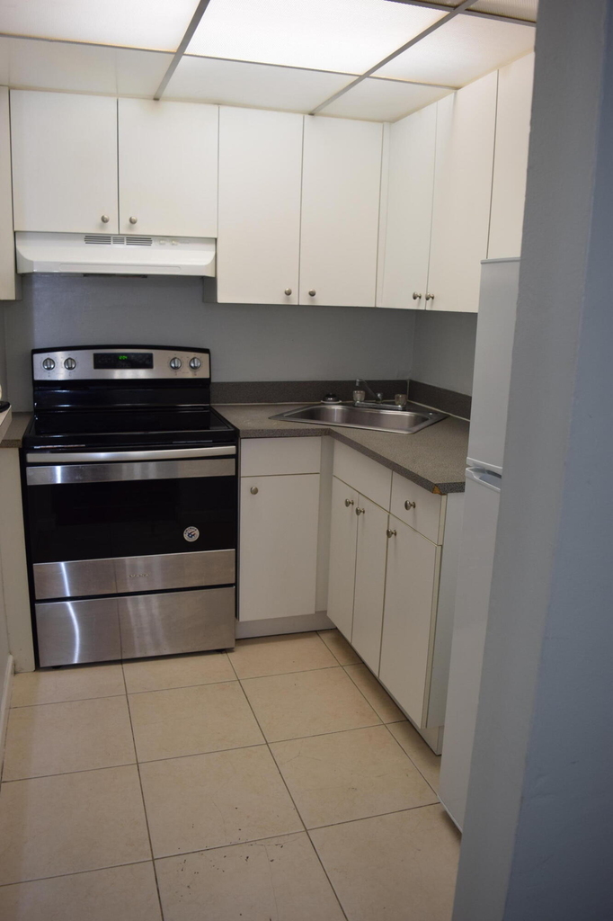 151 Se 6th Avenue - Photo 2
