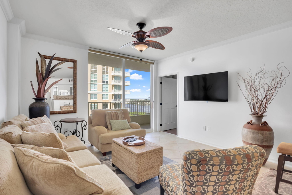 625 Casa Loma Boulevard - Photo 1