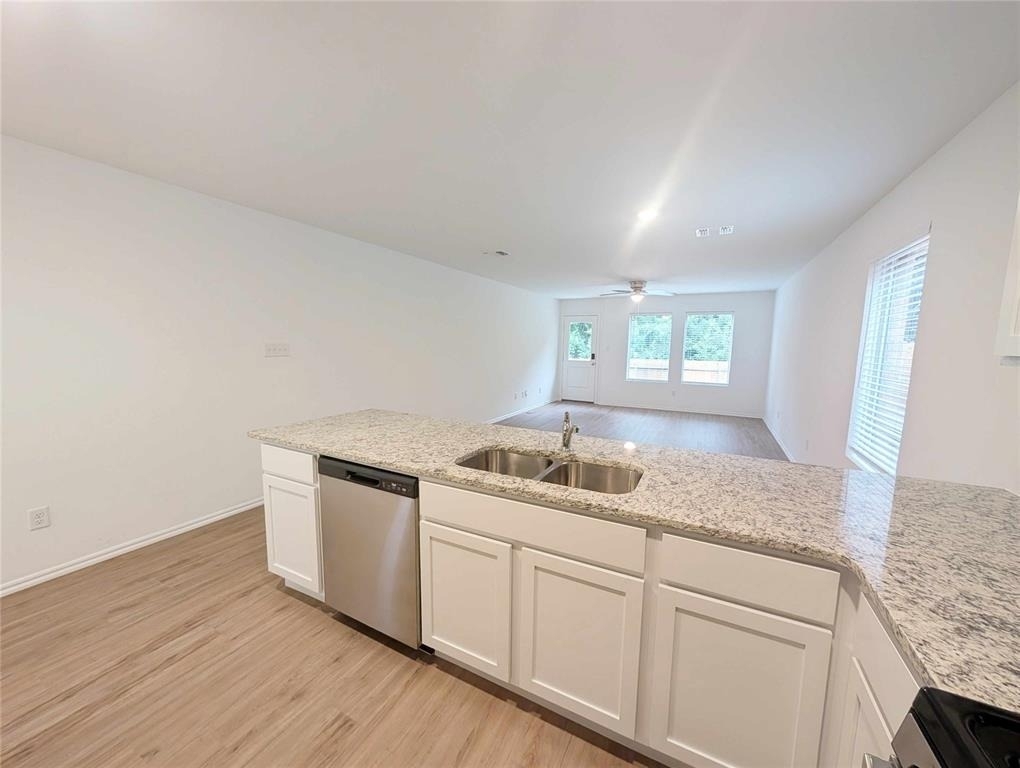 1939 Wolford Way - Photo 6
