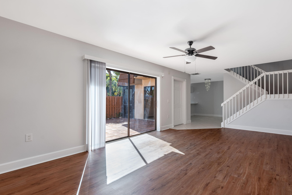 185 Charter Way - Photo 9