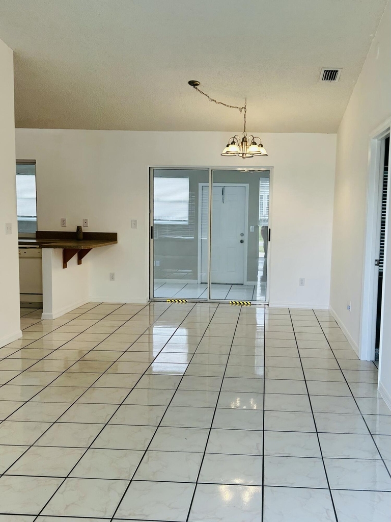 367 Sw Donna Terrace - Photo 3