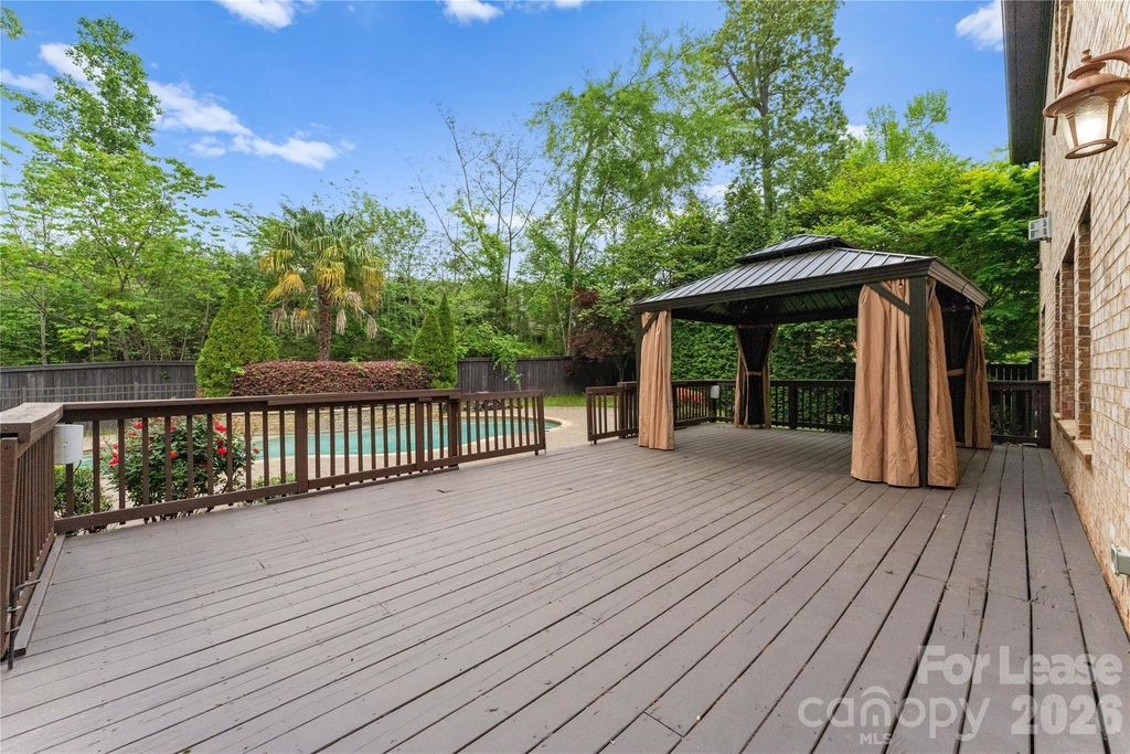 7307 Roseland Avenue - Photo 7
