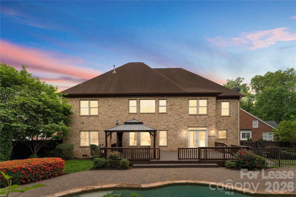 7307 Roseland Avenue - Photo 2
