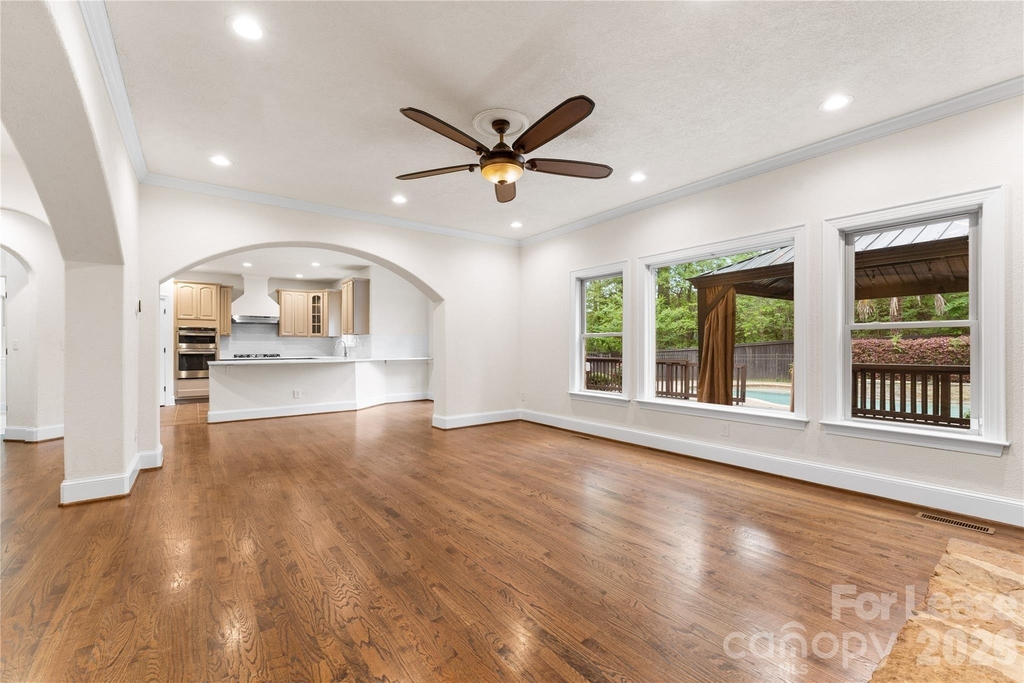 7307 Roseland Avenue - Photo 13