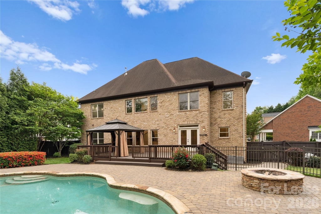 7307 Roseland Avenue - Photo 1