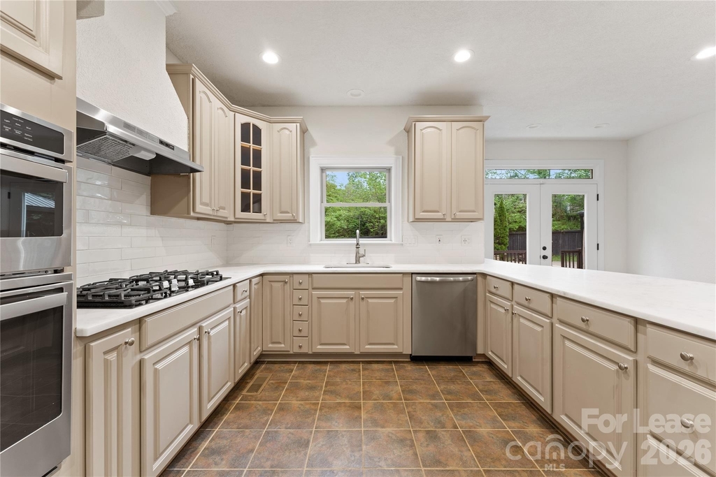 7307 Roseland Avenue - Photo 9