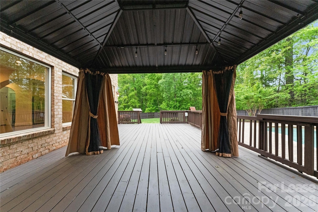 7307 Roseland Avenue - Photo 6